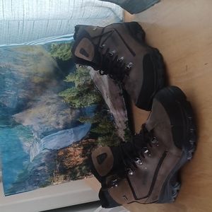 Wolverine Men's Spencer waterproof hiking boots size 10.5 M